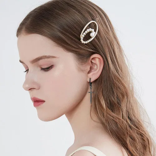 Miniatura 4 de Pendientes de aro minimalistas con espada de daga para hombres, mujeres, niños y niñas, dijes de acero inoxidable 316L, aros de abrazo, cartílago
