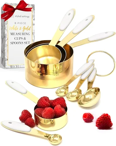 Miniatura 10 de Juego de tazas y cucharas medidoras doradas de latón de 8 piezas con asas de silicona beige para un agarre cómodo – accesorios de cocina dorados