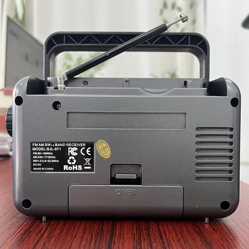 Miniatura 7 de Radio transistor AM/FM portátil con altavoz, alimentada por batería o USB - Radio compacta de emergencia para interior, exterior, viajes y tormentas