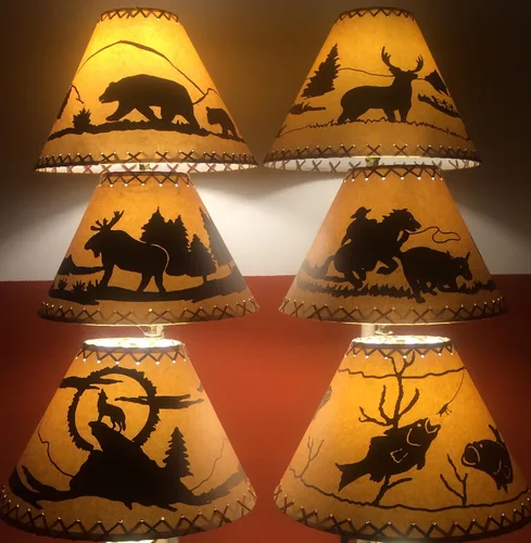 Pantalla de lámpara rústica estilo vaquero de 14 pulgadas. Haz clic en las fotos para ver las opciones de tamaño y estilo Oso de 14 pulgadas