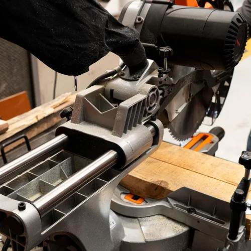 Miniatura 10 de TRUPER SINCO-12X Sierra ingletadora compuesta de doble bisel de 12 pulgadas con línea láser, 2 3/4 HP (hoja de sierra de madera incluida)