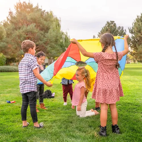 Miniatura 2 de NARMAY Paracaídas de juego para niños, paracaídas arcoíris de 6 pies con 8 asas, juguete de juego de grupo cooperativo para juegos en interiores