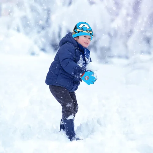 Miniatura 4 de Marvel Avengers - Juego de sombreros de invierno y guantes de nieve para niños y niños pequeños con lindos guantes y gorro suave pompones esponjosos