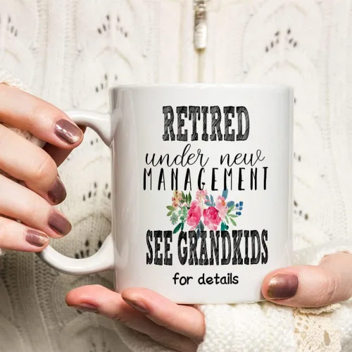 Miniatura 3 de Fatbaby Regalos de jubilación para mujeres, taza de café con texto en inglés "Retirement Under New Management" para ver a los nietos, taza de café
