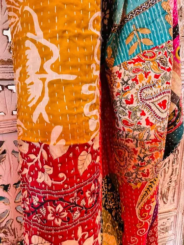 Miniatura 8 de Edredón Kantha de algodón vintage indio de 55 x 85 pulgadas, parches surtidos de algodón Kantha bordado a mano, juego de 1