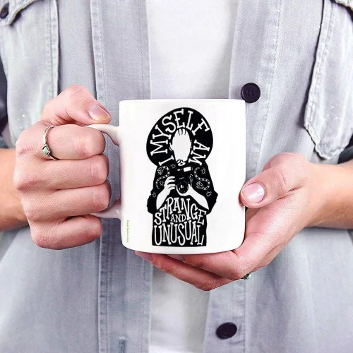 Miniatura 5 de Trend Setters Beetlejuice – Extraño e inusual – Taza de cerámica para café o té de 11oz – Mercancía oficialmente licenciada – Perfecta para regalar