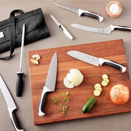 Miniatura 7 de Mercer Culinary Millennia Juego de Cuchillos de 8 Piezas con Estuche Enrollable, Mangos Blancos