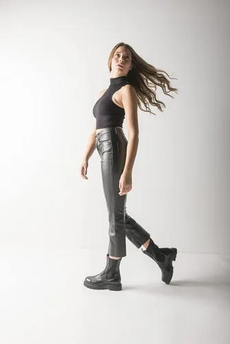 Miniatura 7 de JATAREA Botines y botas de cuero para mujer