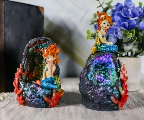 Miniatura 6 de Ebros - Juego de 2 sirenas de fantasía para decoración del hogar (cola azul), diseño de sirenas de cristal de geoda, diseño de corales bajo el mar