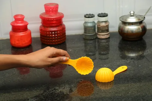 Miniatura 5 de Prasad - Cuchara de barro, molde de plástico para herramientas de cocina, cuchara de molde, color amarillo (paquete de 2)