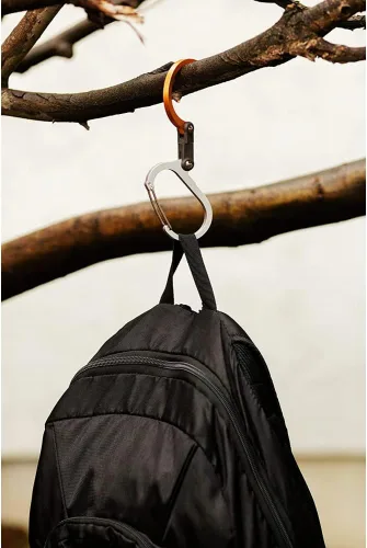 Miniatura 3 de GEAR AID HEROCLIP Mosquetón giratorio de 360° y gancho (mediano) para camping, mochila, maletas y organización de garaje Azul (Blue Steel)