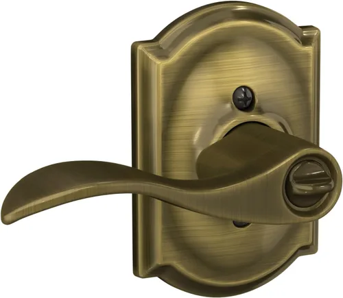 Miniatura 4 de SCHLAGE - Manija Accent con cerradura que se abre con llave y moldura Camelot en latón antiguo - F51A ACC 609 CAM