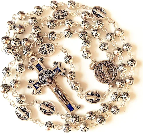 elegantmedical Collar de cruz azul de San Benito con cuentas de rosa de plata hechas a mano y bonita caja de joyería de metal