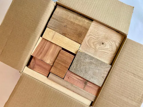 Miniatura 7 de Cajas de tablas de desechos sobrantes.