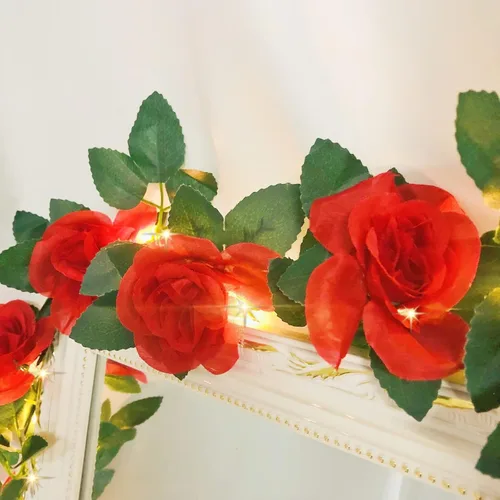 Miniatura 8 de Guirnalda de luces artificiales de vid de rosas de 7.5 pies, funciona con pilas, guirnalda de flores de rosas para San Valentín, boda, dormitorio
