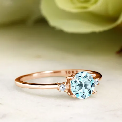 Miniatura 4 de Gem Stone King Anillo de compromiso solitario de oro rosa de 10 quilates con topacio azul cielo y zafiro blanco creado para mujer