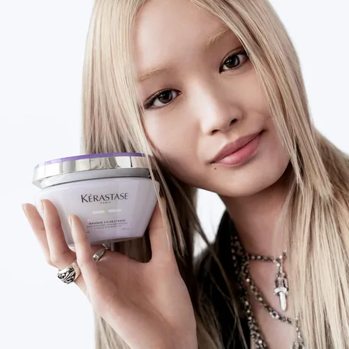 Miniatura 9 de Kerastase Rubio Absolu Cicaextreme - Mascarilla acondicionadora para cabello débil y sensibilizado después del blanqueamiento, repara y nutre