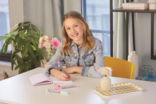 Miniatura 6 de Kit de plumas flotantes DIY Make It Real - Crea 3 plumas brillantes y personalizables con purpurina y encantos - Actividad creativa divertida sin
