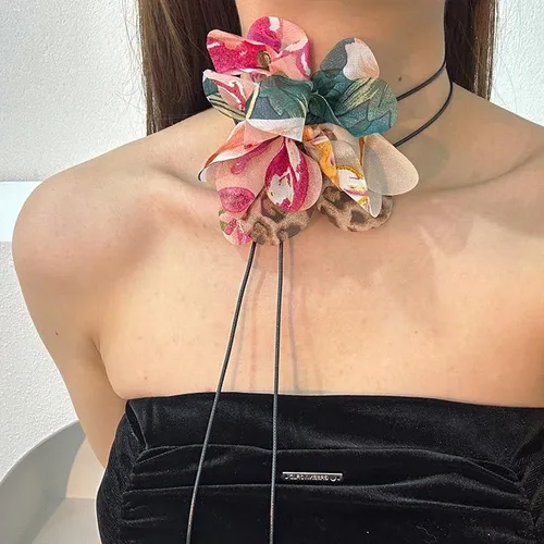 Miniatura 6 de Elegance Emulation - Collar de flores de rosas para mujer, gargantilla floral grande bohemia hecha a mano con pétalos de encaje