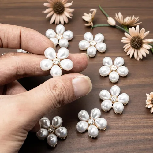 Miniatura 5 de 30 piezas chapadas en plata de 5 pétalos, cuentas de flores de diamantes de imitación, botón de adorno para ropa hecha a mano, zapatos, sombreros