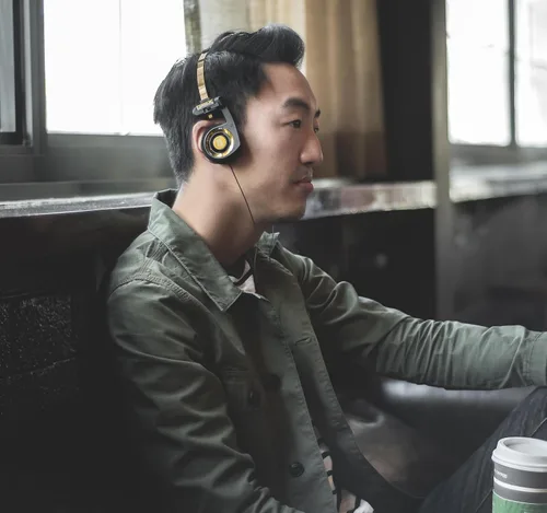 Miniatura 7 de Koss Porta Pro Edición Limitada Auriculares de Diadema Oro Negro, Micrófono en Línea, Control de Volumen y Control Remoto Táctil, Incluye Estuche