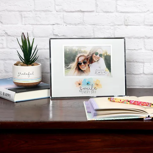 Miniatura 5 de Pavilion Gift Company - Smile Every Day - Portarretratos de vidrio con espejo para amigas, madres, hermanas (fotos de 4 x 6 pulgadas), 1 unidad