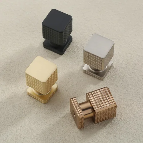 Miniatura 7 de 9BUILD Paquete de 10 pomos dorados cepillados de 1.1 pulgadas para gabinetes de cocina, perillas cuadradas de cocina para armarios, pomos dorados