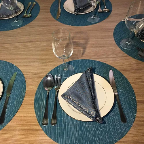 Miniatura 6 de WAZAIGUR Juego de 4 manteles individuales redondos de vinilo tejido fáciles de limpiar, resistentes al calor, manteles para mesa de cocina de 15 Azul