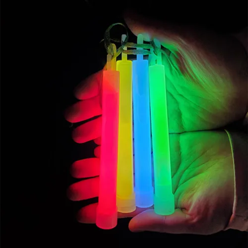Miniatura 4 de Glow Fever Barras luminosas de grado militar de seguridad de emergencia; 10 piezas, barras luminosas ultra brillantes de 6" con 12 horas de Rojo