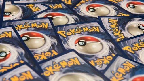 Miniatura 3 de 25 cartas raras de Pokemón con 100 HP o superior (paquete variado sin duplicados) (versión en inglés)