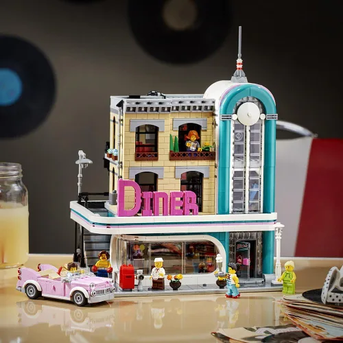 Miniatura 2 de LEGO Creator Expert Downtown Diner 10260 Kit de Construcción, Conjunto de Modelo y Juguete de Montaje para Niños y Adultos (2480 Piezas)