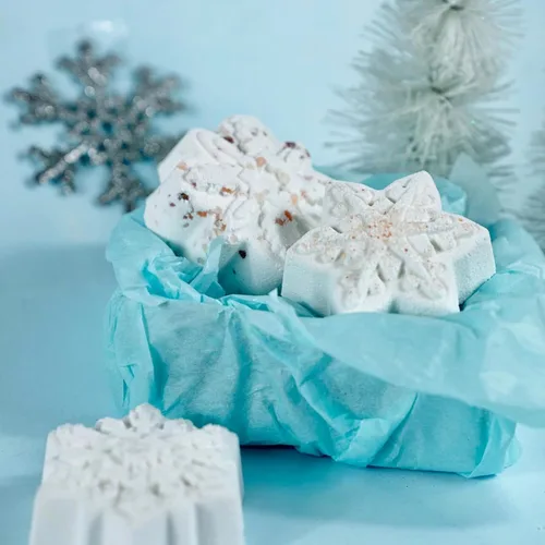 Miniatura 6 de LA SALT CO Bomba de baño de cristal de copo de nieve, trío de invierno del país de las maravillas, aromaterapia para baño o ducha, totalmente