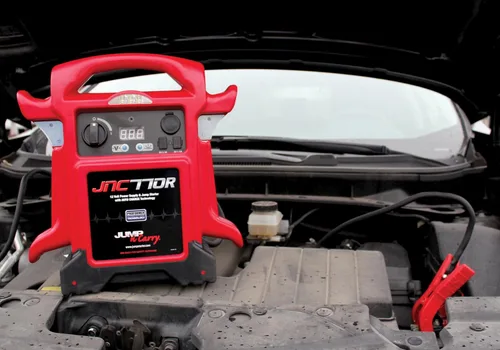 Miniatura 2 de Clore Automotive Jump-N-Carry JNC770R arrancador de puente de 12 voltios, con pico de 1700 A, calidad premium, color rojo