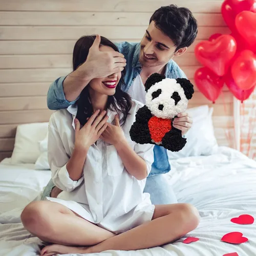 Miniatura 9 de Oso de flores para San Valentín, oso panda de flores artificiales con moño/decoración de corazón, muñeca panda hecha a mano para el día de San