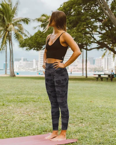 Miniatura 39 de NexiEpoch - Paquete de 4 leggings suaves para mujer, con bolsillos, control de abdomen y cintura alta, pantalones capri para yoga y ejercicio