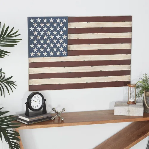 Deco 79 Escultura de pared de metal con bandera estadounidense para el hogar, decoración de pared para interiores y exteriores, arte de pared 38 x 2