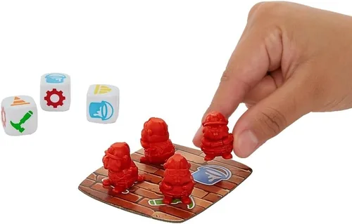 Miniatura 4 de Mattel Games Juego divertido de construcción de castor para noches familiares, noches de juego, viajes y campamento para 2-4 jugadores de 6 años