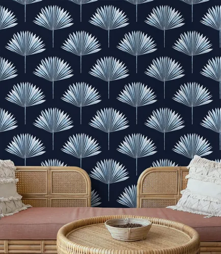 Miniatura 3 de NextWall Papel tapiz tropical para despegar y pegar con palmeras (azul marino)