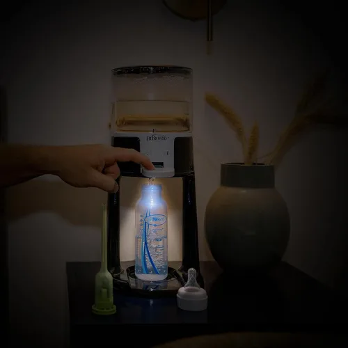 Miniatura 10 de Dr. Brown's Insta-Prep Dispensador de agua tibia con jarra de mezcla de fórmula para bebés, 36 onzas, color negro