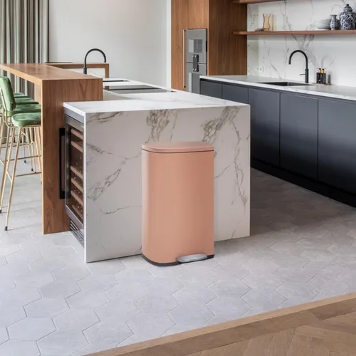 Miniatura 6 de FDW Cubo de basura de 13 galones con tapa Rosa Resistente a huellas dactilares Hecho de acero inoxidable cepillado Pedal de paso de cierre
