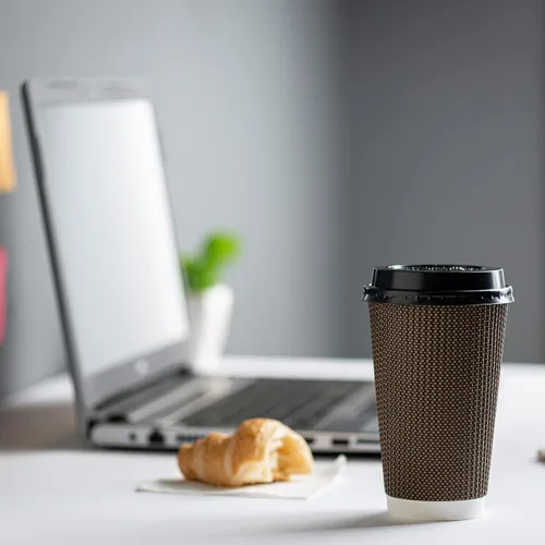 Miniatura 5 de GUSTO 50 juegos de tazas de café caliente de papel ondulado con patrón marrón aislado con tapas, el color de las tapas puede variar, ideal