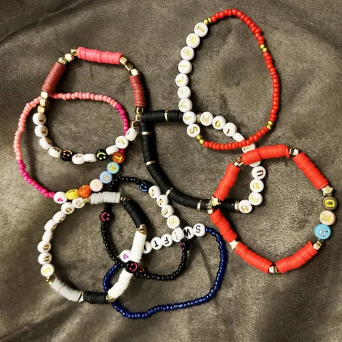Miniatura 7 de Gpurplebud 4Pcs Taylor Bracelets Eras Tour Outfits Swiftie Lover 1989 Reputation Speak now Fearless Midnight Taylor Outfit Friendship Music Gifts