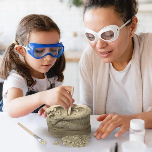 Miniatura 7 de ArtCreativity Kit de excavación de dinosaurios para niños, juego de excavación de cráneo de braquiosaurio con herramientas de excavación de fósiles