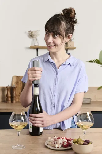 Miniatura 2 de Bomba de vacío eléctrica para vino 100% automática en aluminio, carbono, 14 cm - 5.5 in gris carbón