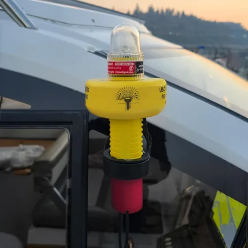 Miniatura 7 de Sirius Signal A-1001 SOS - Señal de socorro LED 3 en 1 con mini baliza individual, blanco e infrarrojo, aprobado por USCG, incluye soporte de Blanco