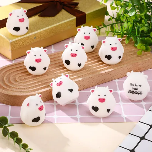 Miniatura 3 de Cholemy Juego de 50 mini vacas de goma Moo Cows regalo de auto de graduación a granel You Have Been Mooed divertido para figuras de juego