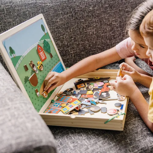 Miniatura 7 de Melissa & Doug - Juego magnético de madera con imágenes, con 119 imanes y tarjetas de escenas complementarias.