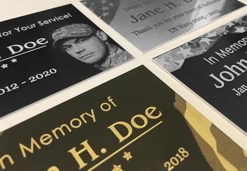 Miniatura 4 de Placa conmemorativa con borde elegante, mensaje personalizado y emblemas de reconocimiento de memoria de identificación, fabricado en Estados Unidos