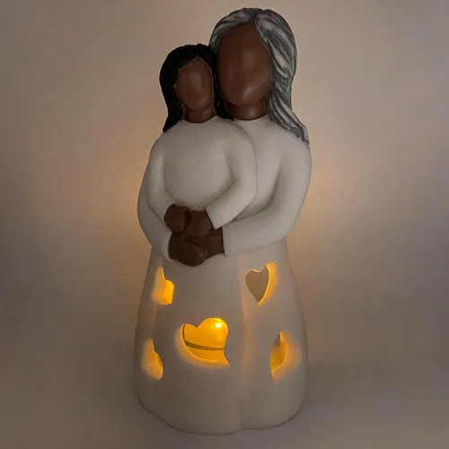 Miniatura 7 de Estatua de Portavelas Pintada a Mano Abuela-Nieta con Vela LED Parpadeante Ideas Únicas de Regalo de Nana para Navidad, Regalo de Cumpleaños