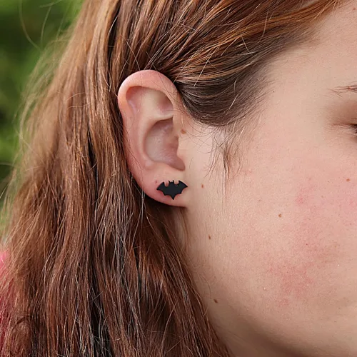Pendientes acrílicos cortados con láser sin metal en postes de plástico